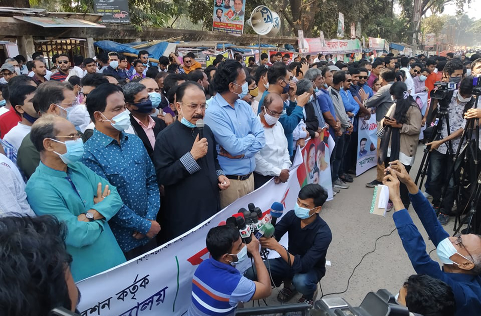 জিয়ার সাইনবোর্ড যারা খুলছে তাদেরই লাগাতে হবে-গয়েশ্বর