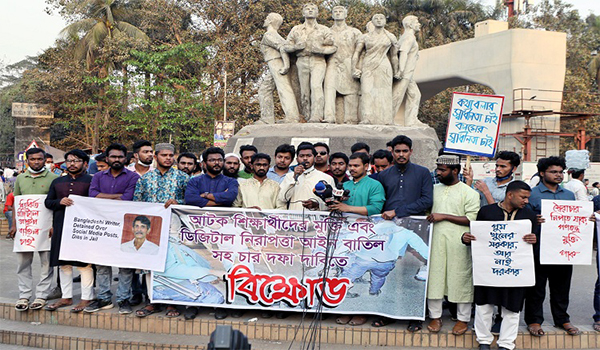 ঢাবি ক্যাম্পাসে পুলিশের গাড়ি দেখলেই আগুন ধরিয়ে দিন- ভিপি নুর