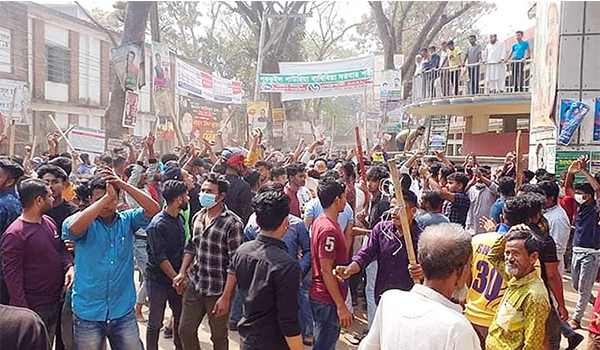 আইনমন্ত্রীর সামনেই দুই মেয়র প্রার্থীর সমর্থকদের সংঘর্ষ