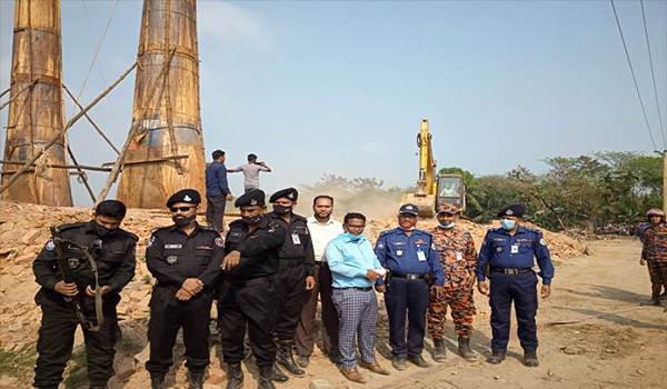 ভোলায় দু’টি অবৈধ ইট ভাটা গুড়িয়ে দিয়েছে ভ্রাম্যমান আদালত