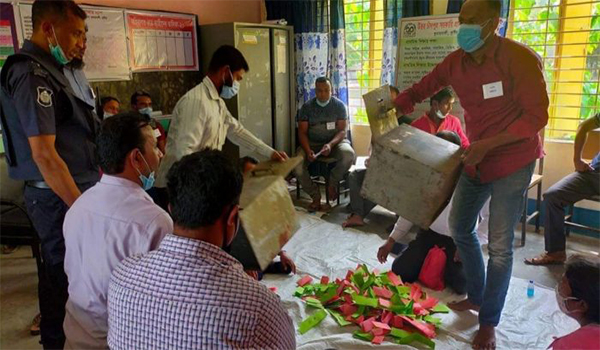 ৫৩ বছর পর চাঁদপুর সরকারী প্রাথমিক বিদ্যালয়ের ম্যানেজিং কমিটির ভোট