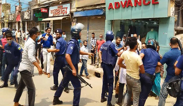 ময়মনসিংহে বিএনপির বিক্ষোভ শেষে পুলিশের সাথে ধস্তাধস্তি, গ্রেফতার- ৮