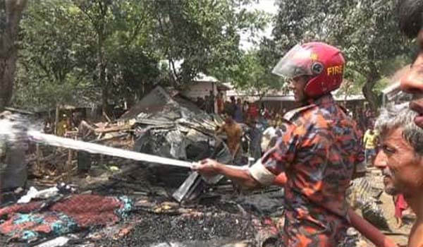 পীরগঞ্জে পৃথক ২ স্থানে অগ্নিকান্ডে ৫ লাখ টাকার মালামাল ভস্মিভুত