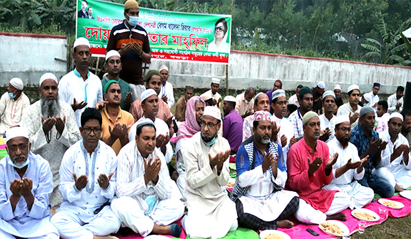 জিয়া পরিবারের মঙ্গল কামনায় শাজাহানপুরে বিএনপির ইফতার ও দোয়া মাহফিল