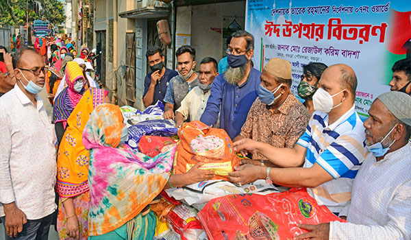 বগুড়ায় তারেক রহমানের নির্দেশে হিরু’র ঈদ উপহার বিতরন