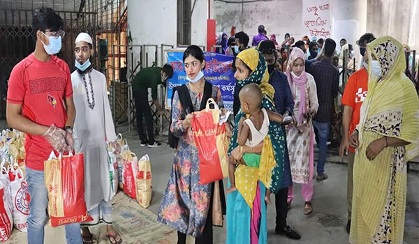 ঢাকা উত্তর সিটির ১৮নং ওয়ার্ডে ৪’শ দরিদ্র ও অসহায় পরিবারের মাঝে খাদ্য সামগ্রী বিতরণ