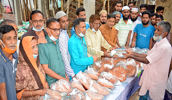 বগুড়ার চকফরিদ কলোনীতে বেগম খালেদা জিয়ার সুস্থতা ও দীর্ঘায়ু কামনায় ও ঈদ সামগ্রী বিতরন