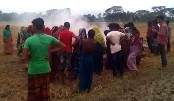 বজ্রপাতের আগুনে পুড়ে অঙ্গার হলো গৃহবধু শেফালী