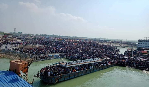 সকাল থেকেই বাংলাবাজার-শিমুলিয়া ঘাটে উপচেপড়া ভিড়