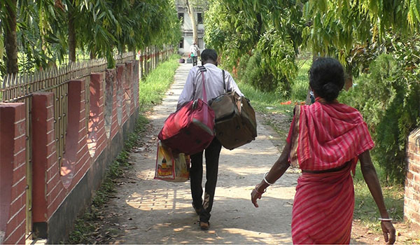 বাড়ী ফিরলো কোয়ারেন্টাইনে থাকা ৮৬ জন ভারত ফেরত যাত্রী