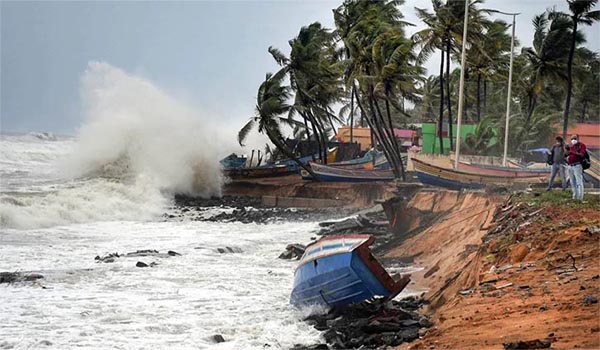 শক্তিশালী হচ্ছে ঘূর্ণিঝড় ইয়াস, আঘাত হানতে পারে বুধবার