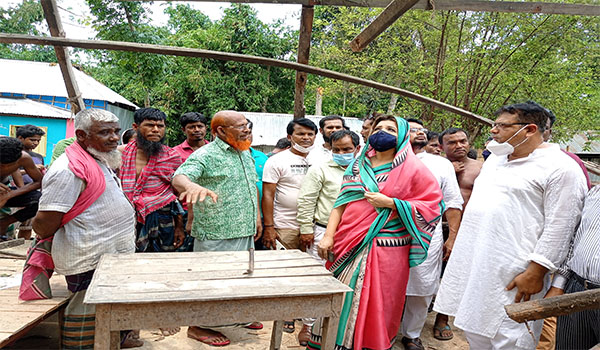 'ঘুর্ণিঝড়ে ক্ষতিগ্রস্থদের পুনর্বাসনে সরকারের ভুমিকা দেখছিনা' - অভিযোগ শামা ওবায়েদের