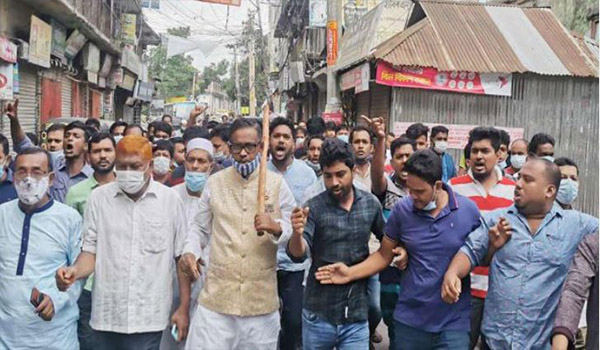 লাঠি হাতে মিছিলে কাদের মির্জা, দিলেন ‘চামড়া তুলে নেয়ার’ স্লোগান