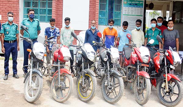 রংপুরে ৬টি চোরাই মোটর সাইকেল উদ্ধারসহ ৬ চোর গ্রেফতার