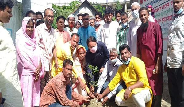 আড়াইহাজারে তাঁতীদলের উদ্যোগে বৃক্ষরোপণ কর্মসূচী পালিত