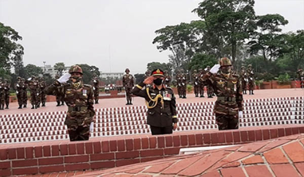 জাতীয় স্মৃতিসৌধে নতুন সেনাপ্রধানের শ্রদ্ধা