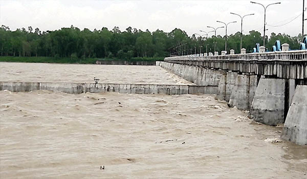 ২৪ ঘণ্টায় তিস্তার পানি বিপদসীমা অতিক্রম করে হতে পারে বন্যা