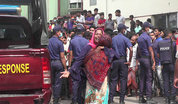 রূপগঞ্জে সেজান জুসের অগ্নিকান্ডে ৫৫ জনের মৃত্যু॥ অর্ধশতাধিক আহত