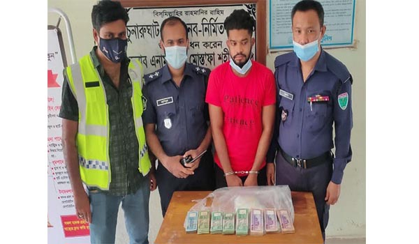 শায়েস্তাগঞ্জে রেইনবো কুরিয়ার সার্ভিসের সিন্দুক কেটে টাকা চুরির একজন আটক