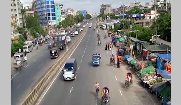 গাড়িতে সরগরম যাত্রাবাড়ী মহাসড়ক, দেখা মিলছে বাসেরও