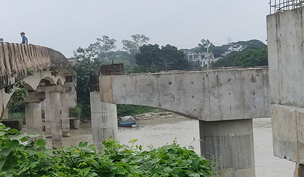 নড়িয়ায় কীর্তিনাশা নদীর উপর সেতুর এপ্রোচ ডিজাইন পরিবর্তনের দাবী এলাকাবাসীর