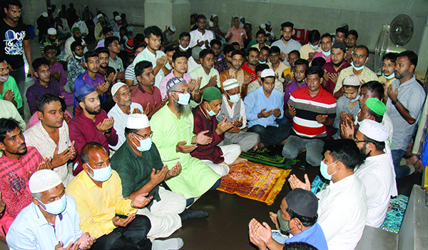 বগুড়ায় ছাত্রদল নেতাদের রোগমুক্তি কামনায় ছাত্রদলের দোয়া ও মিলাদ মাহফিল অনুষ্ঠিত