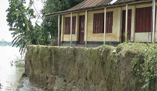 কুড়িগ্রামের ভাঙ্গন কবলিত শিক্ষাপ্রতিষ্ঠানের হাজারো শিক্ষার্থীর অনিশ্চিত ভবিষ্যৎ