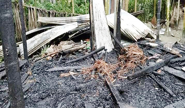 তজুমদ্দিনে পূর্ব শত্রুতার জেরে বসত ঘরে আগুন, অভিযোগ নেয়নি পুলিশ