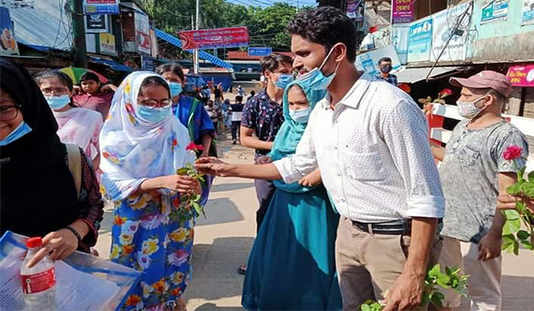 চট্টগ্রাম কেন্দ্রে ঢাবিতে ভর্তিচ্ছু পরীক্ষার্থীদের শিক্ষা সামগ্রী দিলো ছাত্রদল