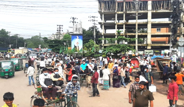 চট্টগ্রাম নগরীতে গণপরিবহন মালিক-শ্রমিকদের অঘোষিত ধর্মঘট, জনদুর্ভোগের সৃষ্টি