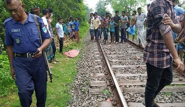 কুষ্টিয়ায় ভ্যান চুরি যাওয়ায় ট্রেনে ঝাঁপ দিয়ে ভ্যানচালকের আত্মহত্যা