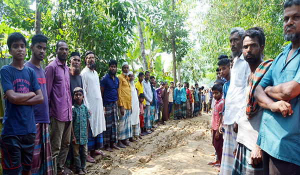 স্বাধীনতার ৫০ বছর অতিবাহিত হলেও কাঁচা সড়ক হয়নি পাকা