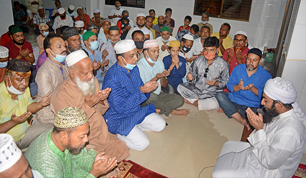 অসুস্থ বেগম খালেদা জিয়ার সুস্থতা কামনায় বগুড়ায় মালতীনগর এলাকাবাসীর দোয়া খায়ের