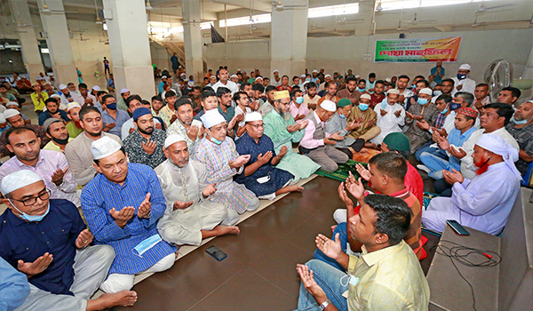 বগুড়ায় সাবেক নৌবাহিনী প্রধান মরহুম মাহবুব আলী খানের ৮৭তম জন্মবার্ষিকীতে পরিবারের মিলাদ ও দোয়া মাহফিল