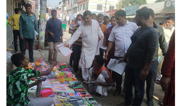 দ্রব্যমূল্যে বৃদ্ধির প্রতিবাদে জামালপুরে বিএনপির লিফলেট বিতরণ