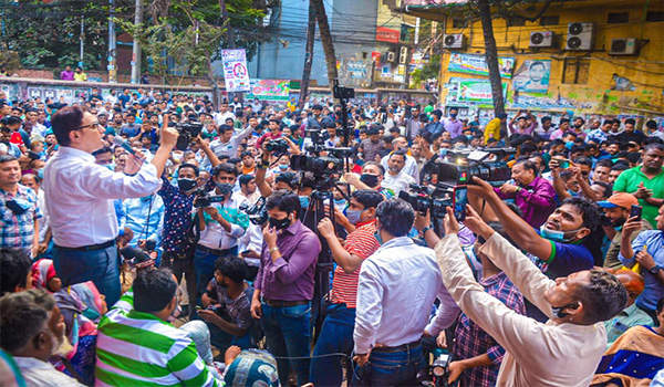 দাম্ভিকতার কারণে খালেদা জিয়াকে বিদেশে সুচিকিৎসা থেকে বঞ্চিত করছে সরকার