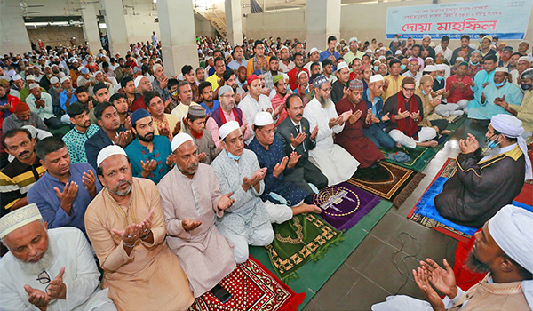 খালেদা জিয়ার সুস্থতা ও রোগমুক্তি কামনায় বগুড়ায় জেলা বিএনপির দোয়া মাহফিল