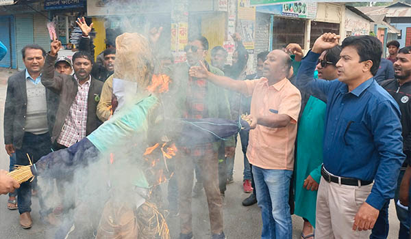 রংপুর মহানগর যুবদলের বিক্ষোভ তথ্য প্রতিমন্ত্রী মুরাদের কুশপুত্তলিকা দাহ, শাস্তি দাবী