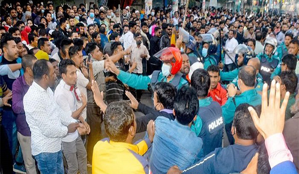 চট্টগ্রামের বিএনপির মানববন্ধনে হামলার ঘটনায় ৭৫ জনের বিরুদ্ধে মামলা