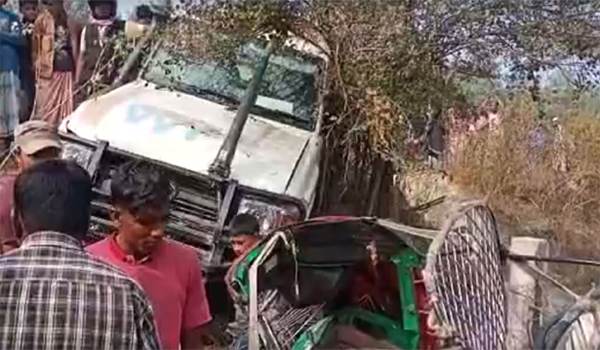 কক্সবাজারে পিকআপের ধাক্কায় অটোরিকশার দুই যাত্রী নিহত