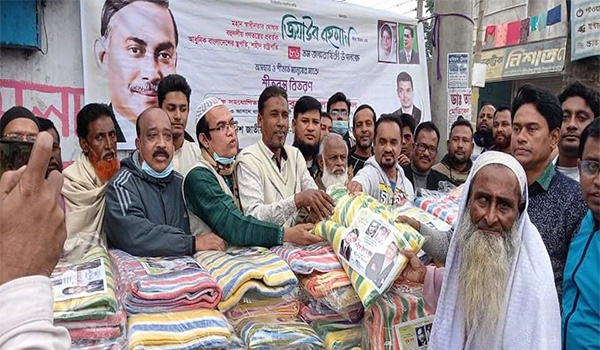 ধারাবাহিক কর্মসূচির তৃতীয় দিনে বিএনপি নেতা বকুলের উদ্যোগে শীতবস্ত্র বিতরণ অব্যাহত