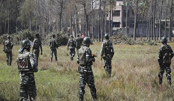 কাশ্মীরে পৃথক দুটি বন্দুকযুদ্ধে পাঁচ ‘সন্ত্রাসী’ নিহত