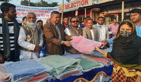 গাজীপুর সদরে তারেক রহমানের নির্দেশে হতদরিদ্রদের মাঝে শীতবস্ত্র বিতরণ