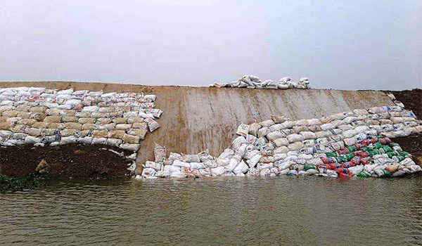 দিরাইয়ে ফসলরক্ষা বাঁধে ধস