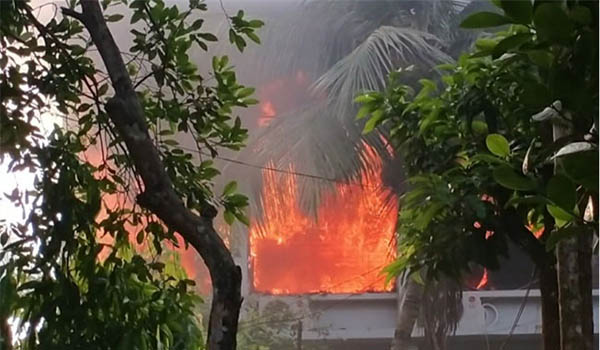 সরিষাবাড়ী ইউএনও অফিসের নথিপত্র আগুনে পুড়ে ছাই