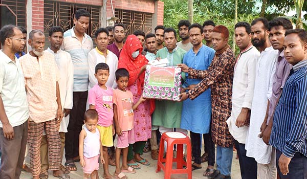 গাবতলীতে তারেক রহমানের প্রদত্ত ঈদ উপহার বিতরণ