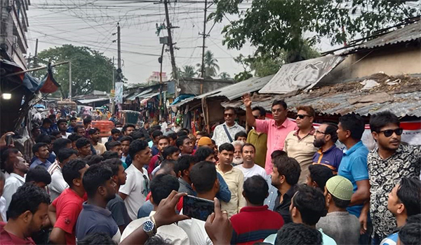 বেগম খালেদা জিয়ার বিদেশে উন্নত চিকিৎসার দাবিতে জয়পুরহাট স্বেচ্ছাসেবক দলের বিক্ষোভ