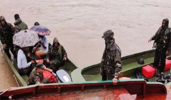 সিলেট-সুনামগঞ্জে উদ্ধার তৎপরতায় বিজিবি, বিমান ও নৌবাহিনী