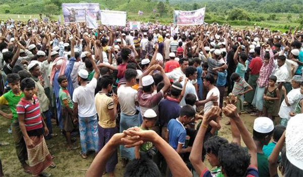 মিয়ানমারে ফিরতে রোহিঙ্গা ক্যাম্পে বিক্ষোভ