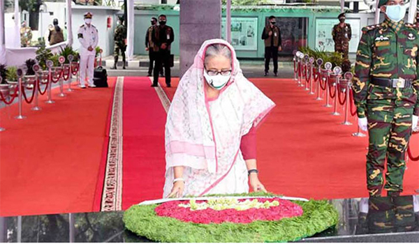 বঙ্গবন্ধুর প্রতিকৃতিতে প্রধানমন্ত্রীর শ্রদ্ধা